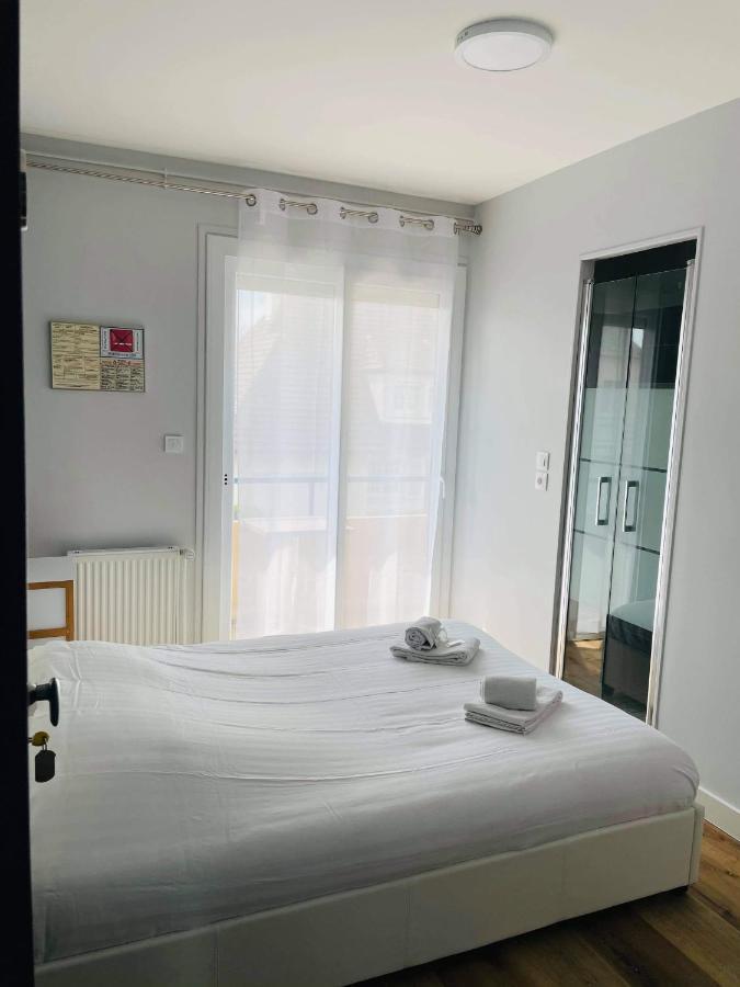 Hotel De La Plage Quineville Bagian luar foto