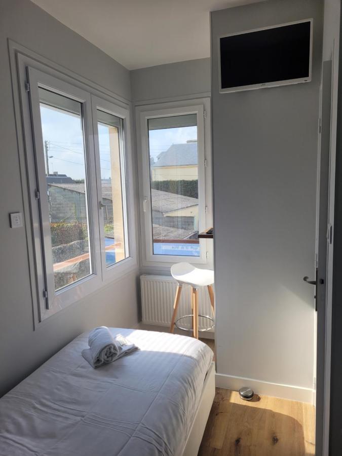 Hotel De La Plage Quineville Bagian luar foto